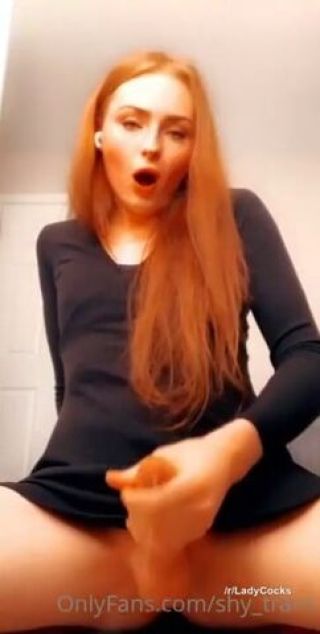 Blows Sexy redhead Sophie Turner jerks off and cums messily Porno Amateur