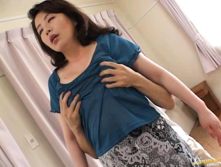 MotherlessScat  Awesome Amazing Asian woman is a mature babe who likes sex Stepmother - 2