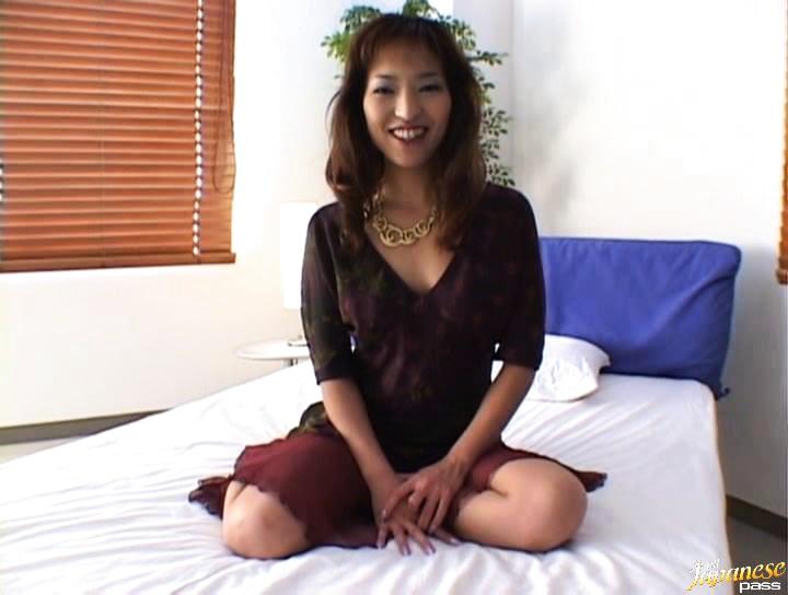 Awesome Kyoko Izumi Hot Asian mature model enjoys masturbation - 1