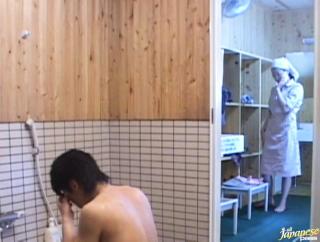 Best Blowjob Ever  Awesome Japanese hottie fucks the bath cleaning dude! BootyTape - 1