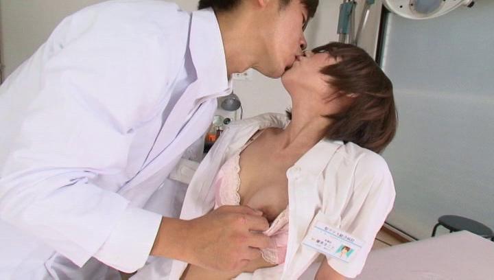 Exhibitionist  Awesome Makoto Yuuki Japanese milf known for her talents as a nurse Teens - 2