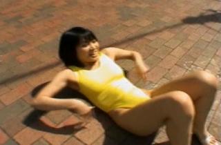 Gemidos Awesome Sweet Asian girl exposes her fine ass on the street Gay Shorthair