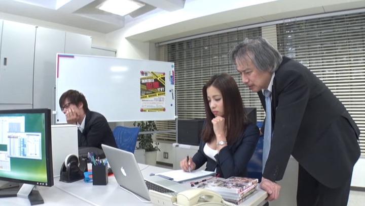 Awesome Sexy milf Mukai Ren gets nailed at the office - 1
