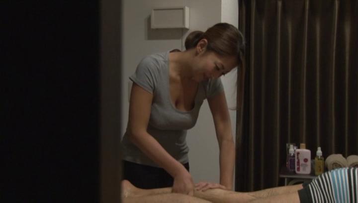 Awesome Rena Fukiishi, enjoys a sensational massage - 2