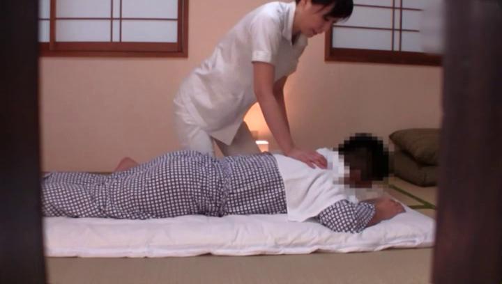 Awesome Massage turns into a blowjob for cash - 1
