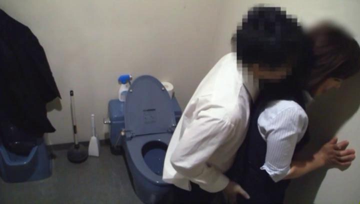 Awesome Office lady got fucked in the toilet - 1