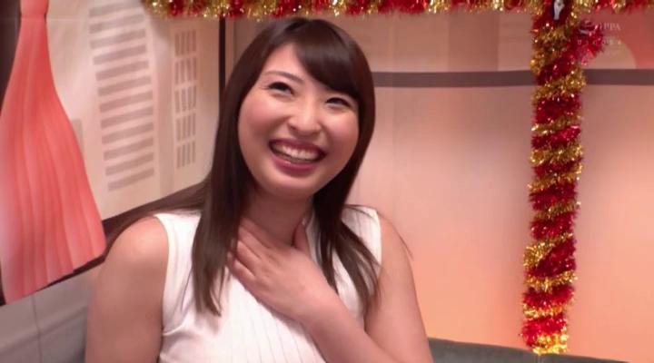 AsianPornHub Awesome Married Akiyama Shouko pleases man with soft handjob Glamour Porn