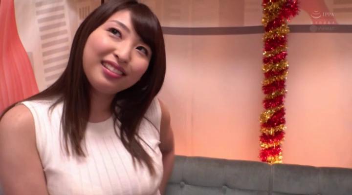 Asia  Awesome Married Akiyama Shouko pleases man with soft handjob Blow Job Movies - 1