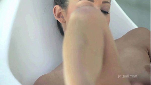 Masseuse Self pleasure leads to squirting orgasm Couples Fucking