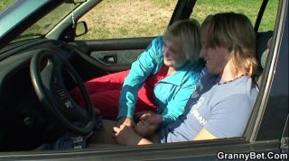 JAVBucks Car driver bangs old whore Real Couple - 1