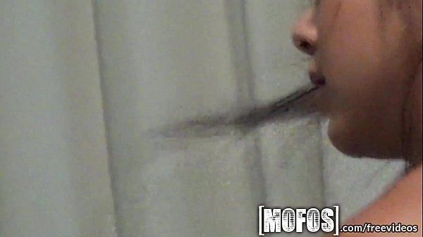 Webcamshow Mofos - Asian Teen gets caught on camera Rough Sex Porn