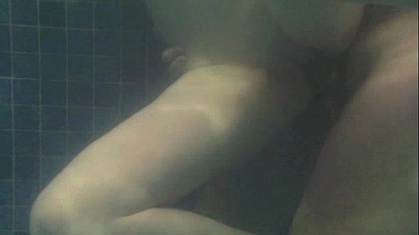 PornHubLive Transando na piscina - Fucking in the pool Alura Jenson