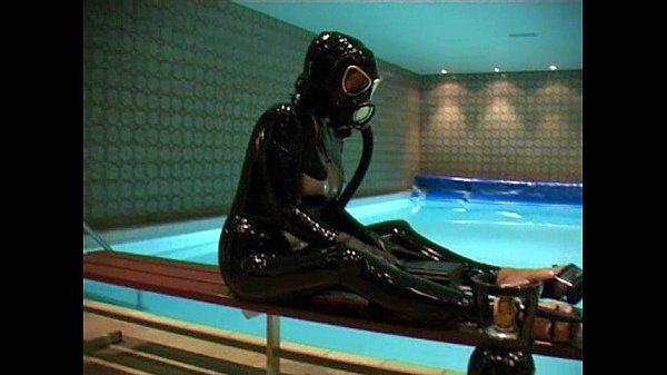 Lovers Gas Mask b. by the Pool CzechMassage