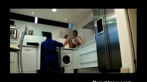 Fun with the plumber - XVIDEOS com - 2