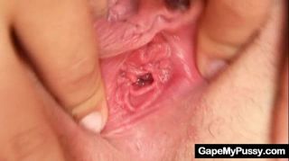 Mother fuck Blonde Lilith Lee pulling and spreading pussy lips Amatoriale