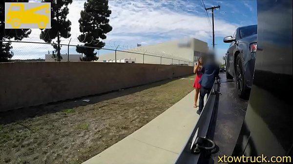 Teen blows the tow truck driver of her stranded car - 2