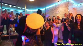 PlayVid Genuine Wives & Girlfriends Turn Slutty At CFNM Party Royal-Cash