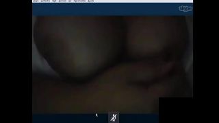 Ladyboy Mi novia enseñando las tetas por skype PornDT