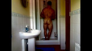 Gay Friend Fisiculturista tomando banho delicioso Desperate
