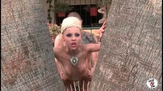 Style Follando bajo las palmeras - Dirty blonde fucking at the garden Porn