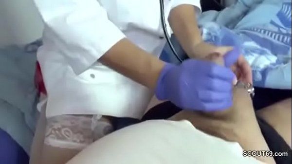 Gay Fetish Krankenschwester holt ihrem Patienten einen runter Asian