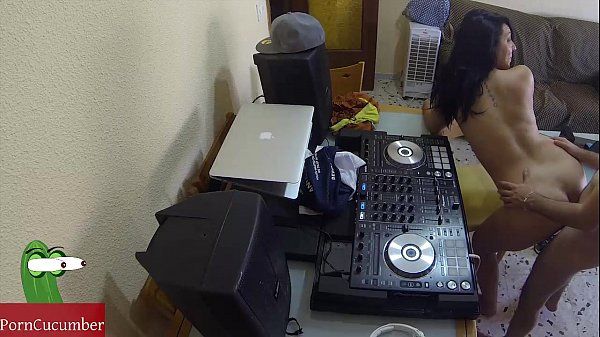 Licking Pussy Dj fucking and scratching in the chair with a hidden cam spying my hot gf Escort