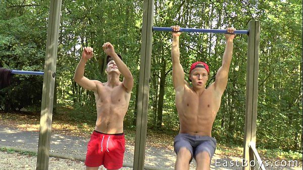 Groping Summer Handjob Adventure 2016 Flexing and Workout Fakku