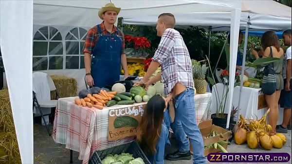 Customer fucks the farmers wife in public at the market - 1