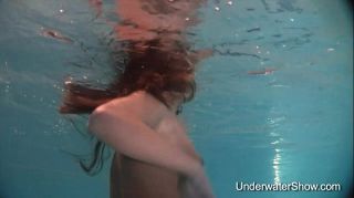 Milfsex Erotic underwater show of Natalia Pussy To Mouth