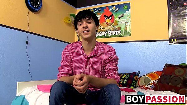 Retro Horny emo twink interviewed on cam then jerks off Adult Entertainme