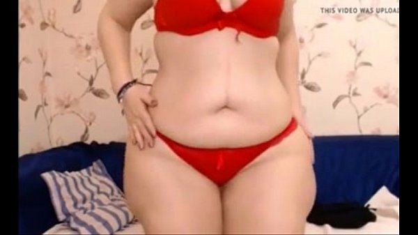 Super wide hips, huge ass girl with saggy tits dancing on cam - more videos on CAMSBARN.com - 1