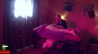 SexScat He gives her a good massage and gets a reward IV Marido