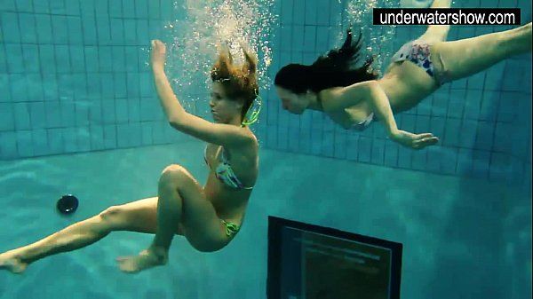 Best Blowjob Ever Two sexy amateurs showing their bodies off under water Hard - 1