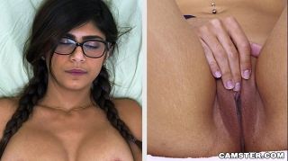 Redhead An intimate encounter with Mia Khalifa on Camster.com French - 1