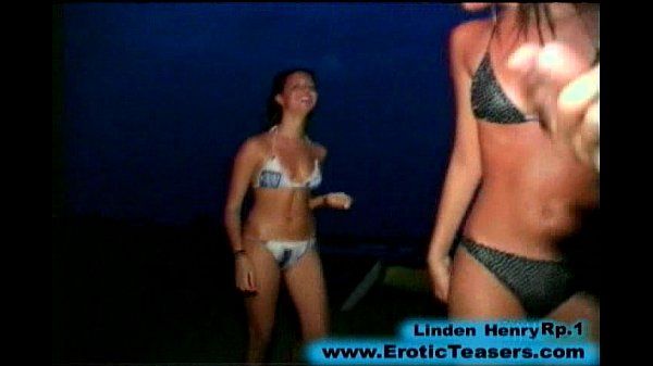 Butts in thong bikinis - 2