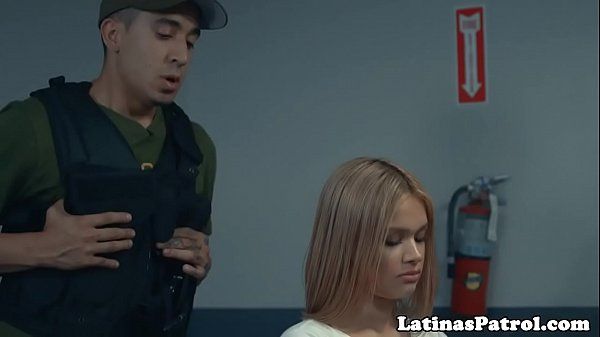 Cute latina cockriding US border patrol - 1