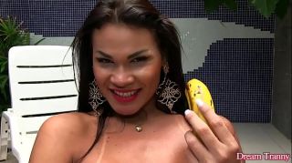 Deepthroat Shemale Erica Lee inserting a banana Retro
