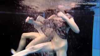 Taiwan Two girls swim and get naked sexy Blowjob