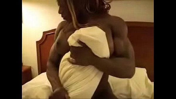 Homemade Ebony Bodybuilder Playing On Bed And