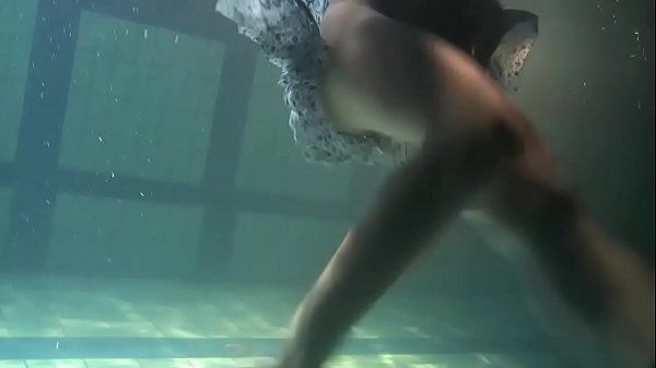 AsianPornHub Hot underwater girl you havent seen yet is all for you Novinhas - 1