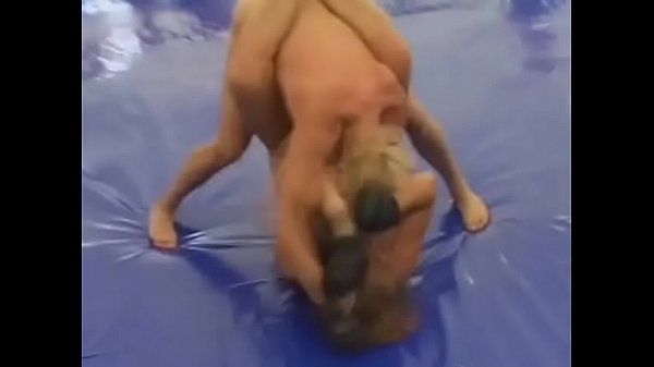 Rebolando Topless Extreme Fight Bunduda - 1