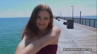 Bigboobs PAWG teen blows stranger on the beach for cash...