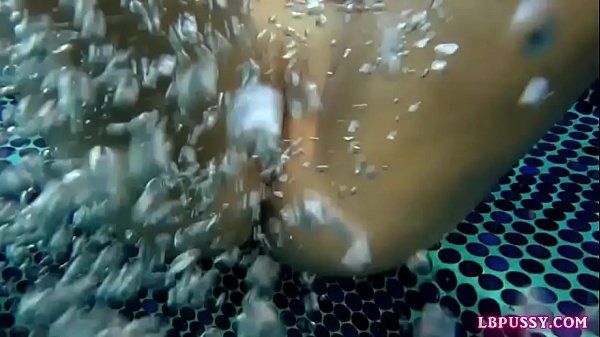 Machine Underwater Bareback Sex With Postop Poppy HDZog - 2