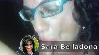 Prostitute Sarah Belladona mamando verga de Pepito Grillo...