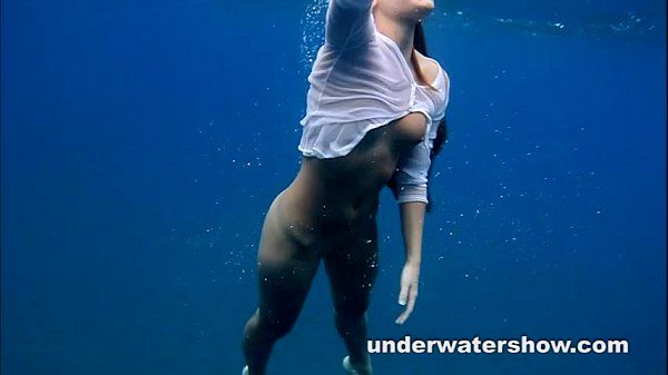 Rough Sex Porn Julia swimming nude in the sea Desi - 1