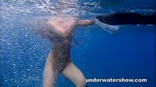 FindTubes Julia swimming nude in the sea Abigail Mac - 1