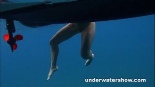 FindTubes Julia swimming nude in the sea Abigail Mac