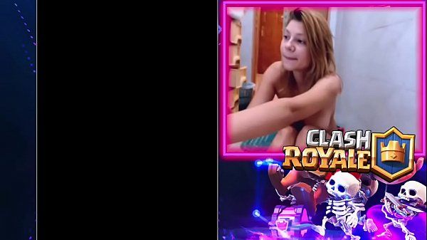Boyfriend Chica GAMPLAYER masturbandose en vivo mientras jugaba CLASH ROYAL Fitness - 2