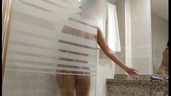 Amatuer Shower and masturbation after beach Club