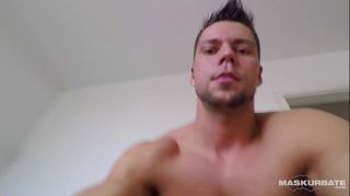 Lez Maskurbate Czech Hunk Caught Flexing and Jerking on Spycam Piroca